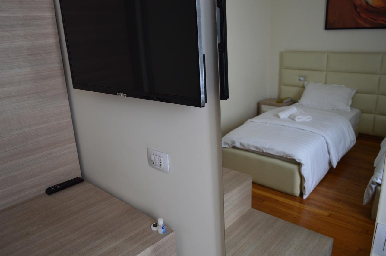 Living Hotel Tirana Exteriér fotografie
